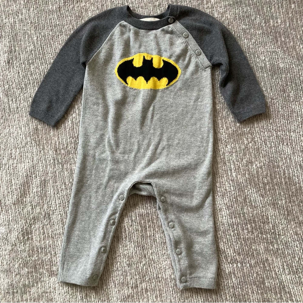 GAP Batman Logo Knit Romper One-Piece‎ Baby Gray Yellow 6–12M